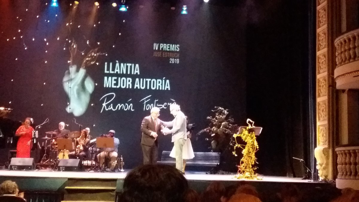 teaprinalicante's tweet photo. Todos los premiados ya tienen su Llàntia. Enhorabuena!!!
#premisestruch https://t.co/OM47zZZVLM