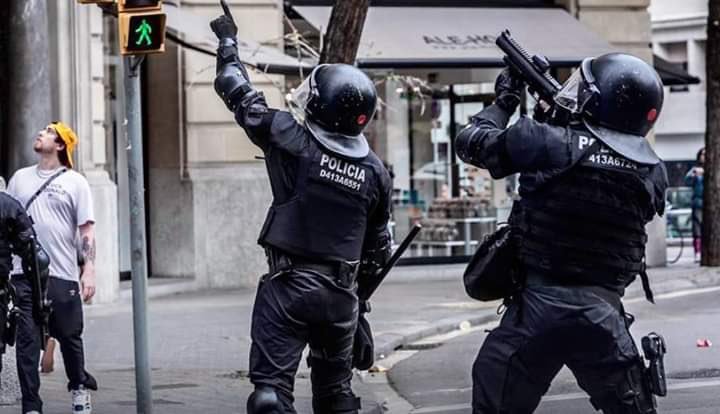 Volen eliminar aquesta foto d las xarxes.. fem que la vegi tothom!!