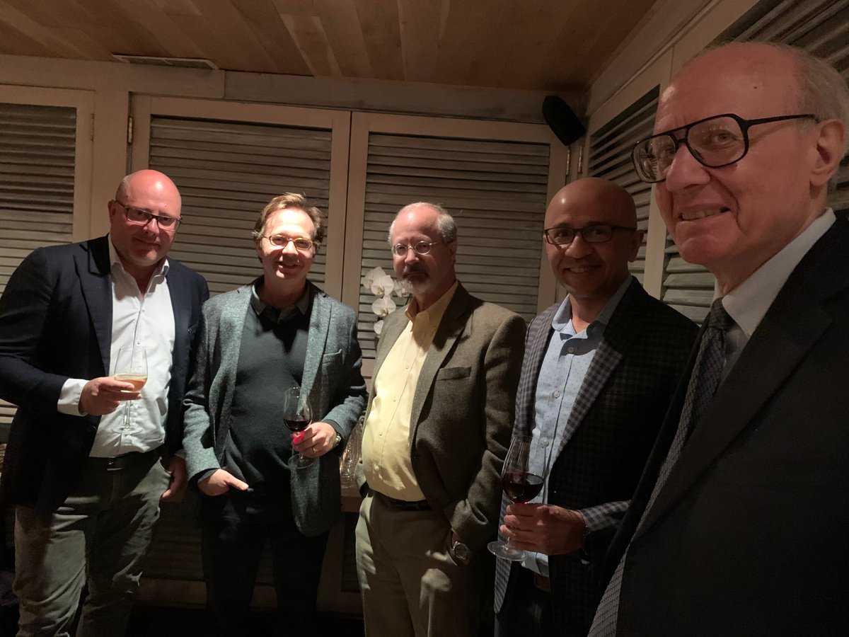 CompFinanceCMU's tweet image. The MSCF Alumni Network fosters friendships that last a lifetime. Here are a few shots of last night&apos;s Class of &apos;97 dinner! #MSCFalumni