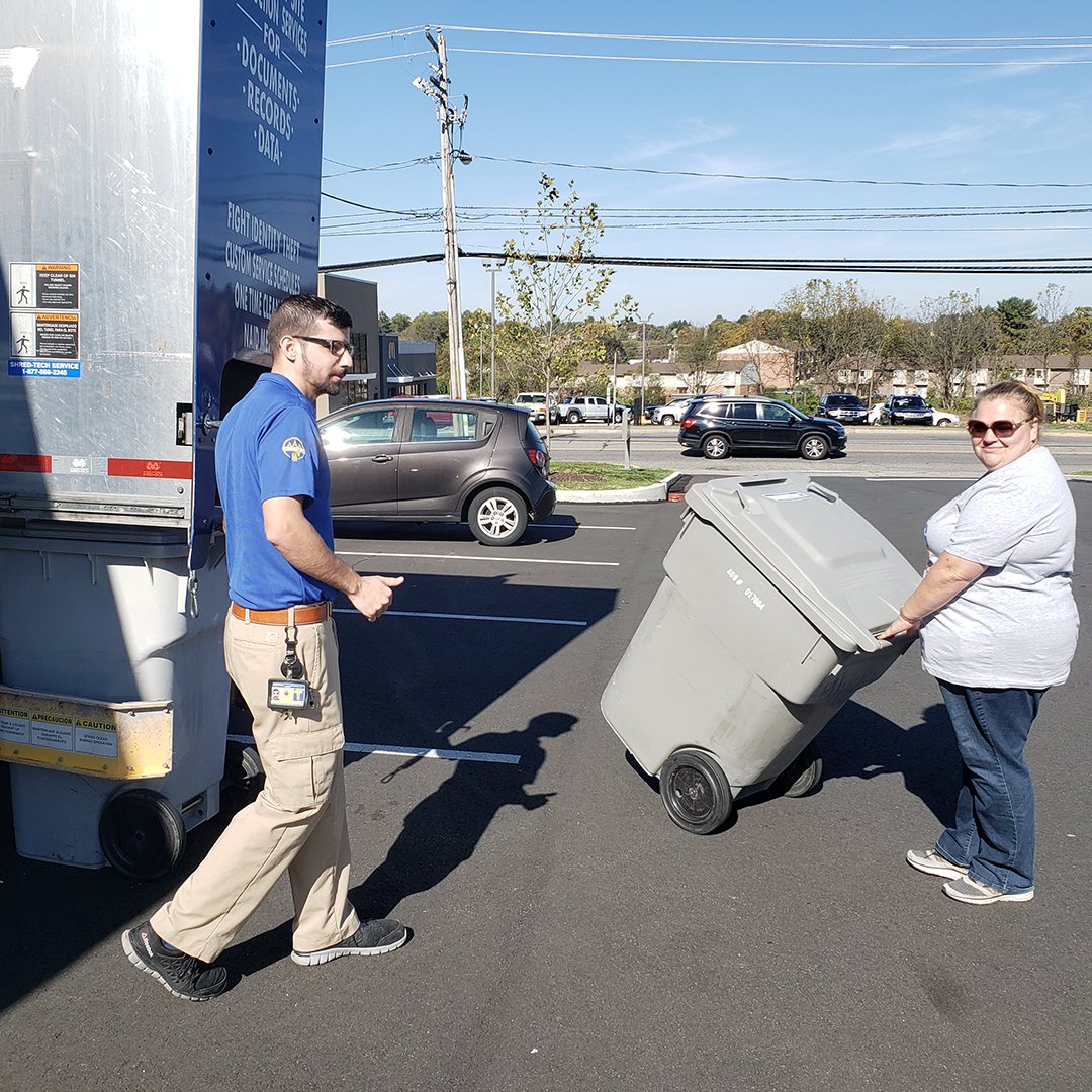 firstcomcu's tweet photo. No #IdentityTheft on our watch! Members had their private documents shredded at our Emmaus Financial Center over the weekend to help keep their personal information safe and secure. Be sure to join us at our next shredding in April!
#cuHAPPY #cuTHRIVE #financialwellness https://t.co/XhwxWDcNMN