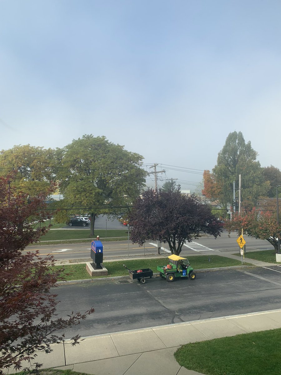 MrGobe1's tweet photo. What a difference an hour makes. The view from 229. Near peak fall🍁 https://t.co/wZhMNAlnmT