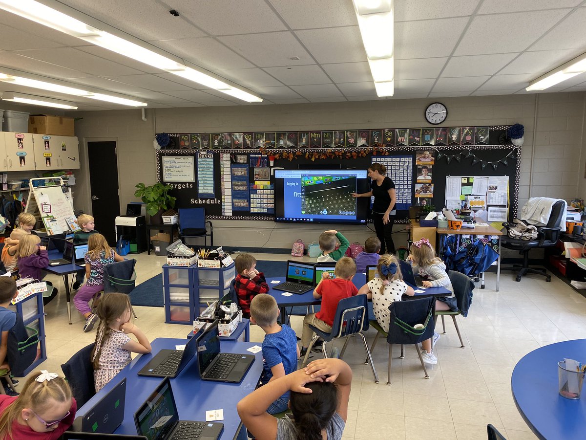MrChemGeek's tweet image. Had a blast today working with Kinders at @Bell_Elementary . We learned how to log into Chromebooks and access @zearned Kiddos did great!! #plic #BTEdTech @lauren_youngs @Bell_Elementary