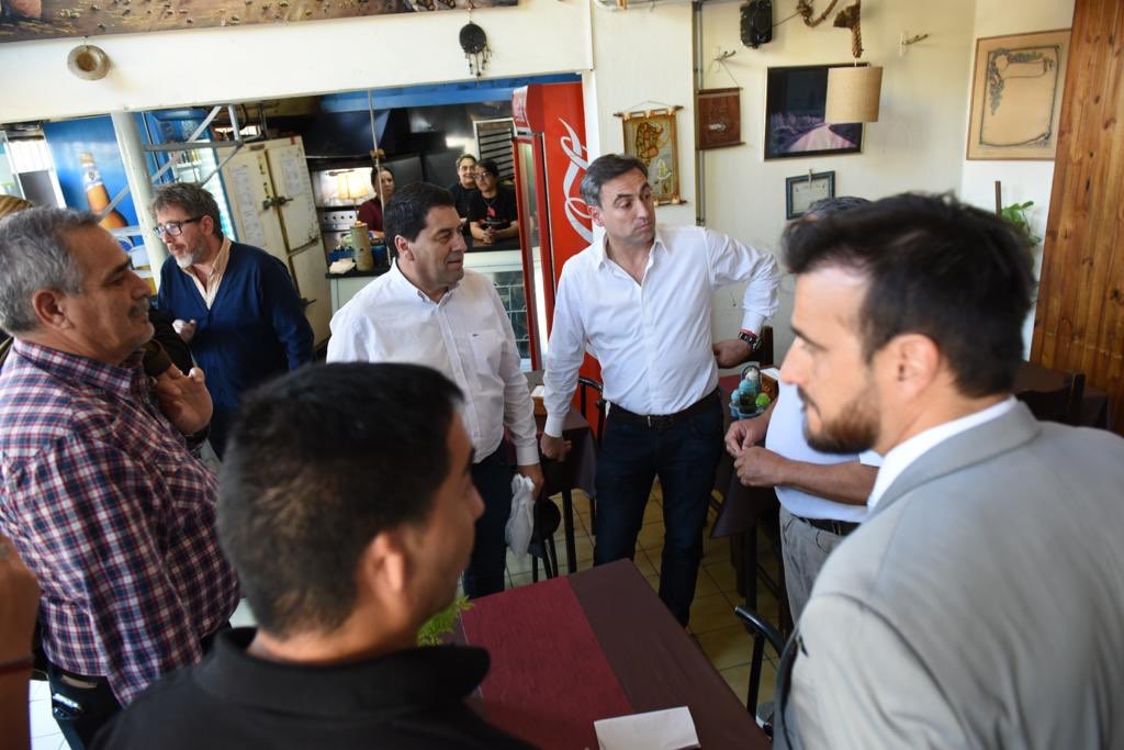 Que hermoso está quedando Guemes! Con <a href="/ramonjmestre/">Ramón Mestre</a> y ntro candidato a Dip Nac <a href="/VHRomeroV/">Hugo Romero</a> visitamos a los vecinos y comerciantes de la calle Belgrano convencidos que este es el camino correcto. No aflojemos, este 27/09 <a href="/juntoscambioar/">JxC Juntos por el Cambio</a> y defendamos la República. 💪🇦🇷