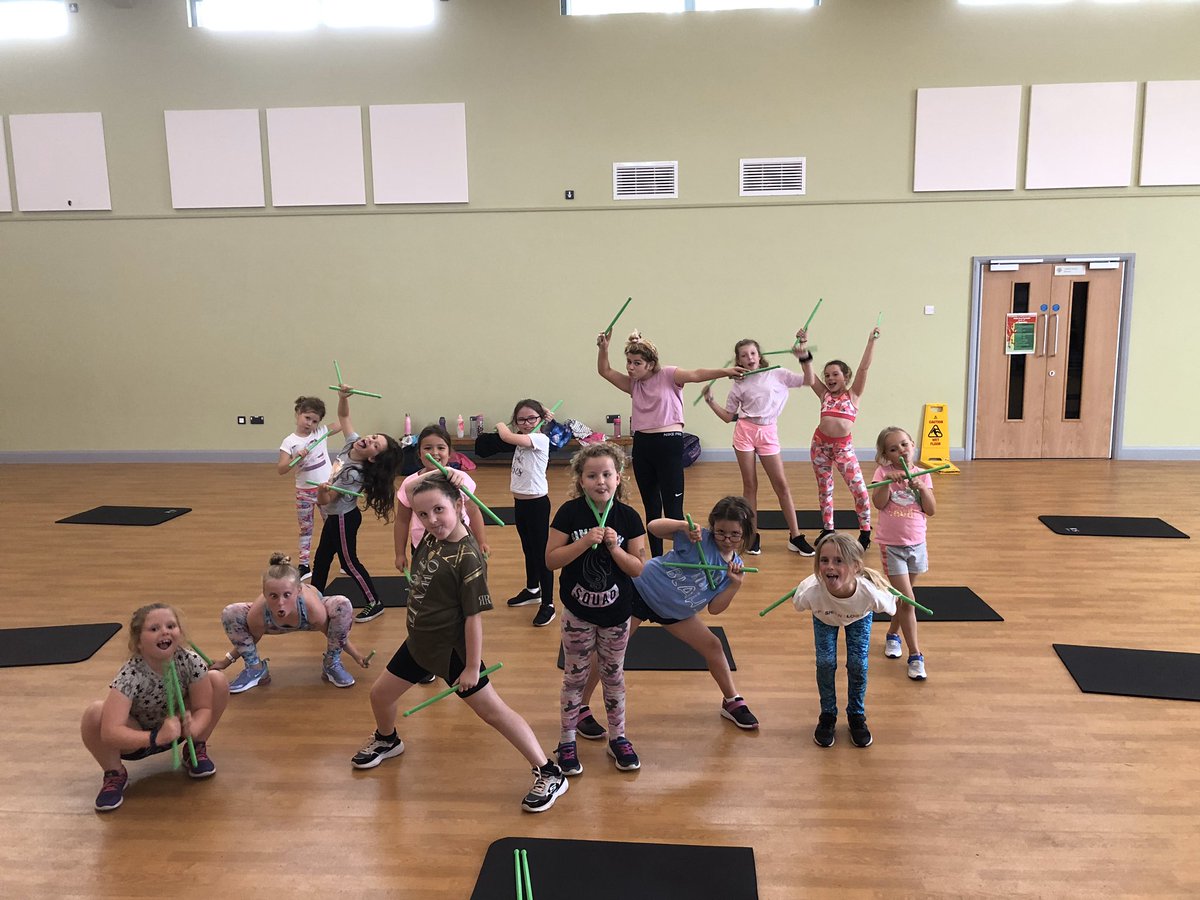 ZoeFit29's tweet photo. #generationpound #Tuesdays @LodgeHillPS 5-6pm. New Block of 6 classes starting on Tuesday 5th November. To book your child on to this class please contact Zoรซ on 07990 860 898 or email zoemorillas@gmail.com places are very limited and spaces must be booked in advance. #PortHour https://t.co/IuSKotRxLh