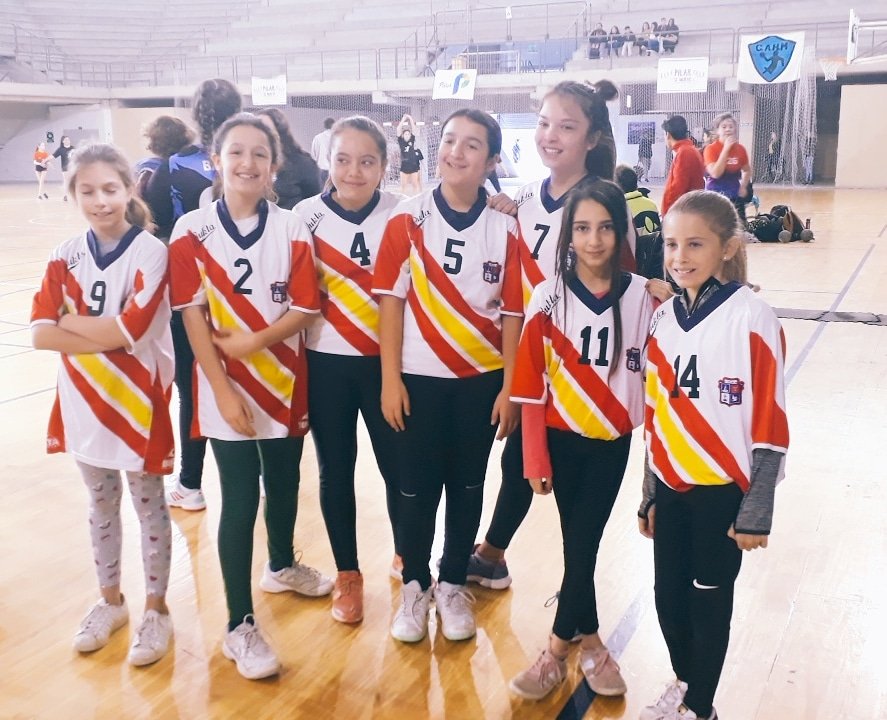 DeportesPilar's tweet photo. Gran tarde de #Handball🤾‍♀️ en el "Rusticucci" 👉 Desde las 18 entrenan los Mini (6-12 años) y a las 19 las Inferiores Femeninas (13-17 años) de la Escuela Municipal de Handball.. ¡ANIMATE! @NicoDucote @luchyravina https://t.co/rfCE0hk6zg