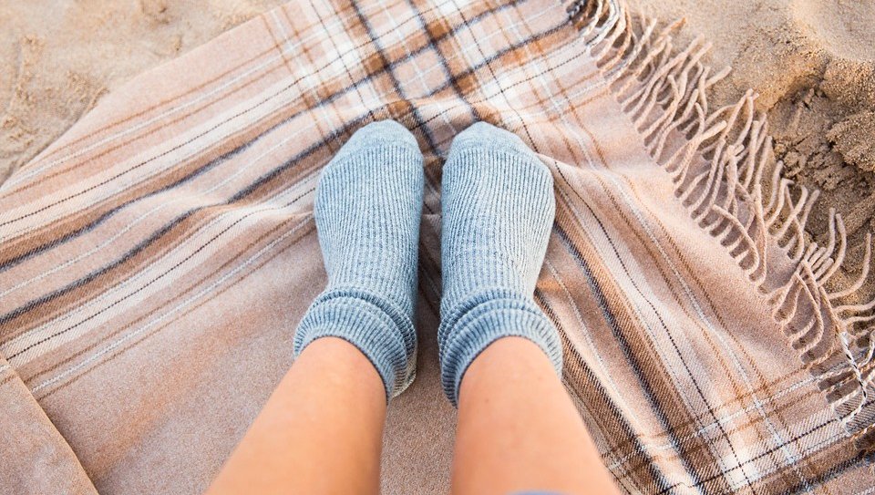 Cosy toes! I find if I have cold feet then I'm cold all over. I NEED my #cashmere socks! (14 colours!) bit.ly/2m01Y8h⁠

⁠
#cashmere #luxurysocks #luxury #madeinscotland #crofthouseknit