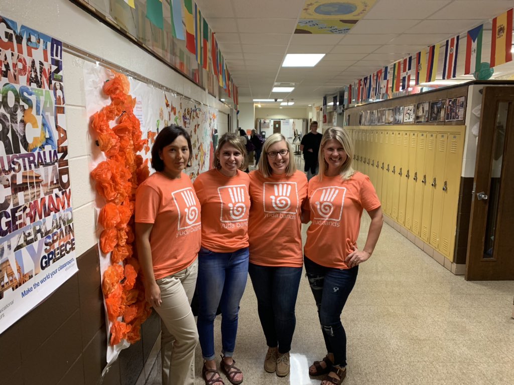 KickapooSpanish's tweet image. Yuda Bands! ¡Ayúdanos y compra una banda! @KickapooChiefs @DrPowersKHS @ChiefWisaka @officialSPS