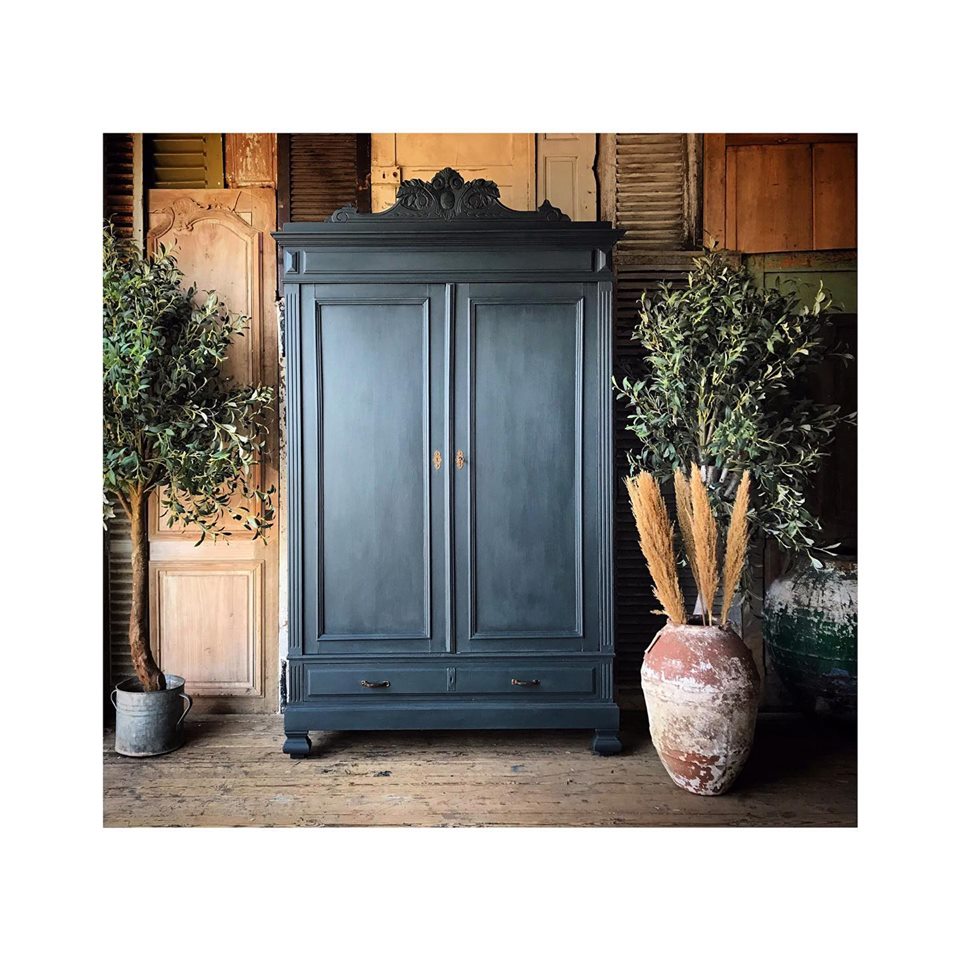 Annie Sloan On Twitter This Wardrobe Has Been Painted In A Chalk
