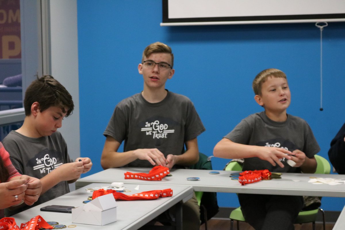 unitedwayhoco's tweet photo. Our #MotivationalMonday shout out is going to #GiveBackDays with @Acacia_Kokomo last week!

We love watching our youngest citizens learn about volunteering and all the ways that it benefits our local community. 

#BetterTogether #Volunteer #GiveBack #Youth #LiveUnited https://t.co/RMWrIRZrhL