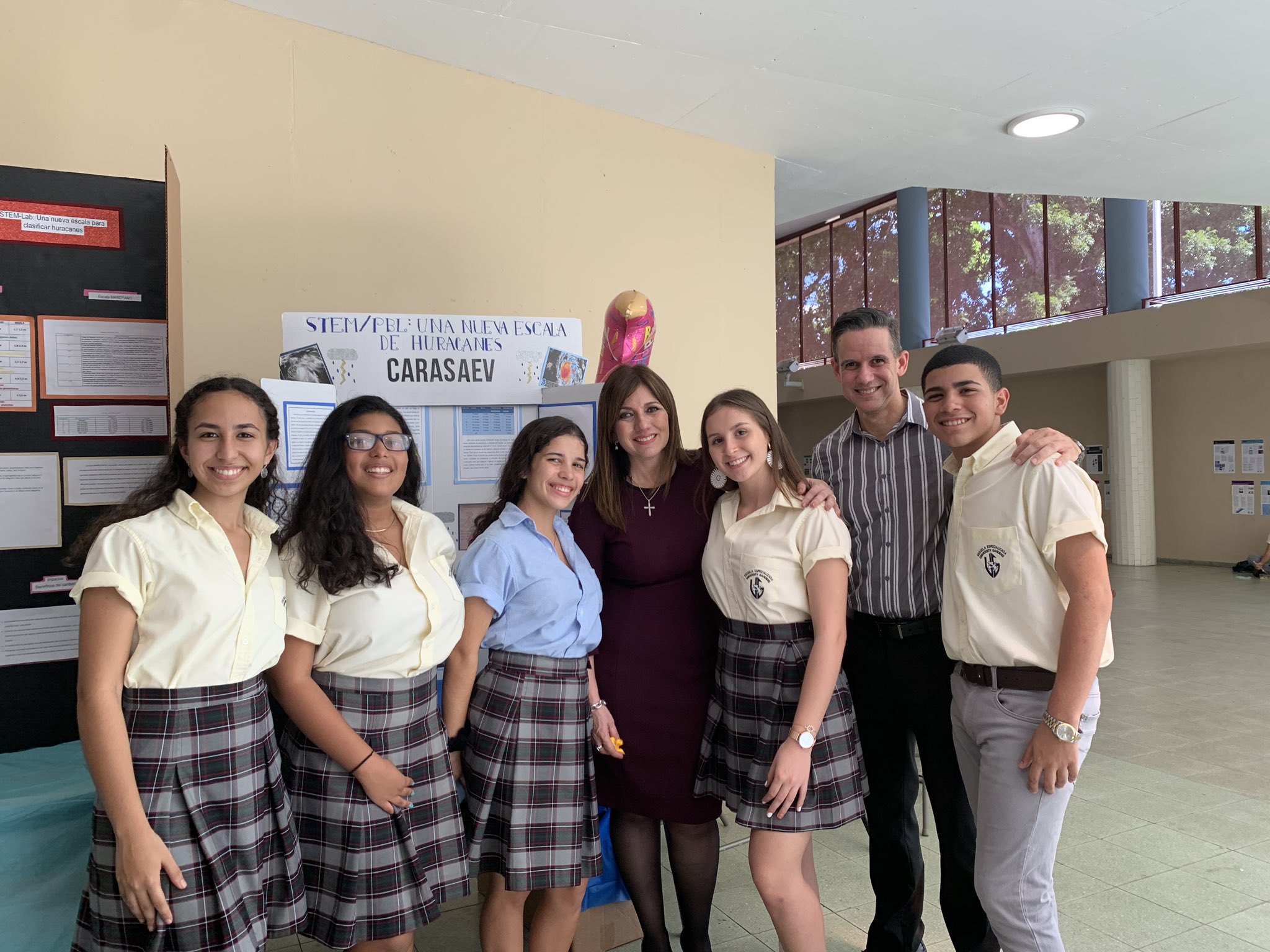 University Gardens High School Puerto Rico Ada Monzón on Twitter: "En especulación, felicidades al Prof. Oscar
