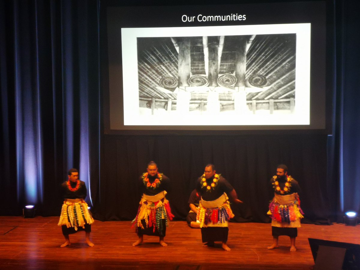 lahraine11's tweet image. Pukepuke 'o Tonga opening up #day2 of #LIANZA19 Conf 🇹🇴🇹🇴