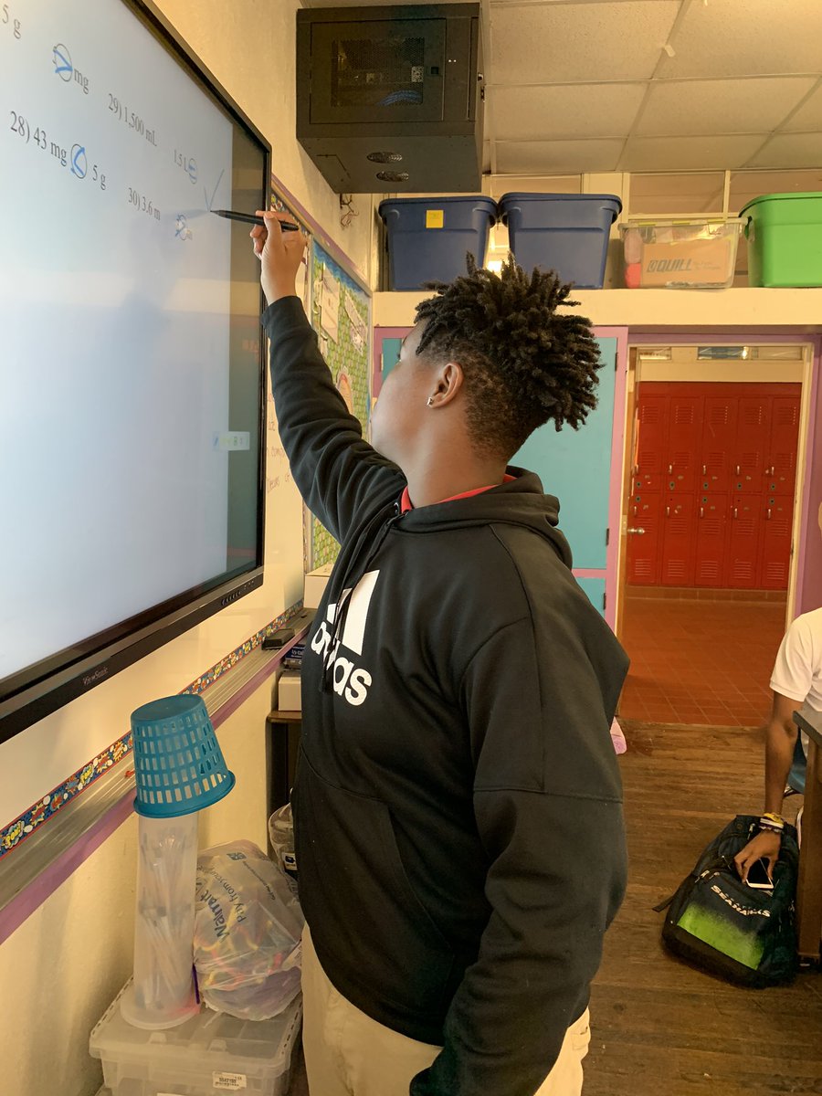 KeshiaKaryotype's tweet image. Today, my students were working on the interactive panel to increase math skills. I’m working to increase the connection between science and math! #ILoveTechnology #STEM #ScienceAndMath