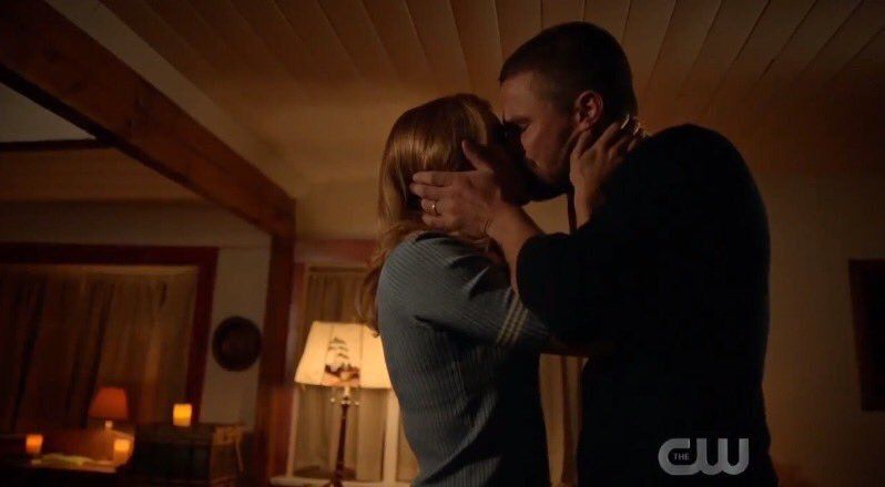 mady_ei's tweet photo. @StephenAmell #GoodbyeArrow #Arrow #ArrowLegacy #FamilyQueen #Olicity #ArrowSeasonFinale #Season8 #ForeverArrow #FamilyArrow https://t.co/tOmNcQQRT9