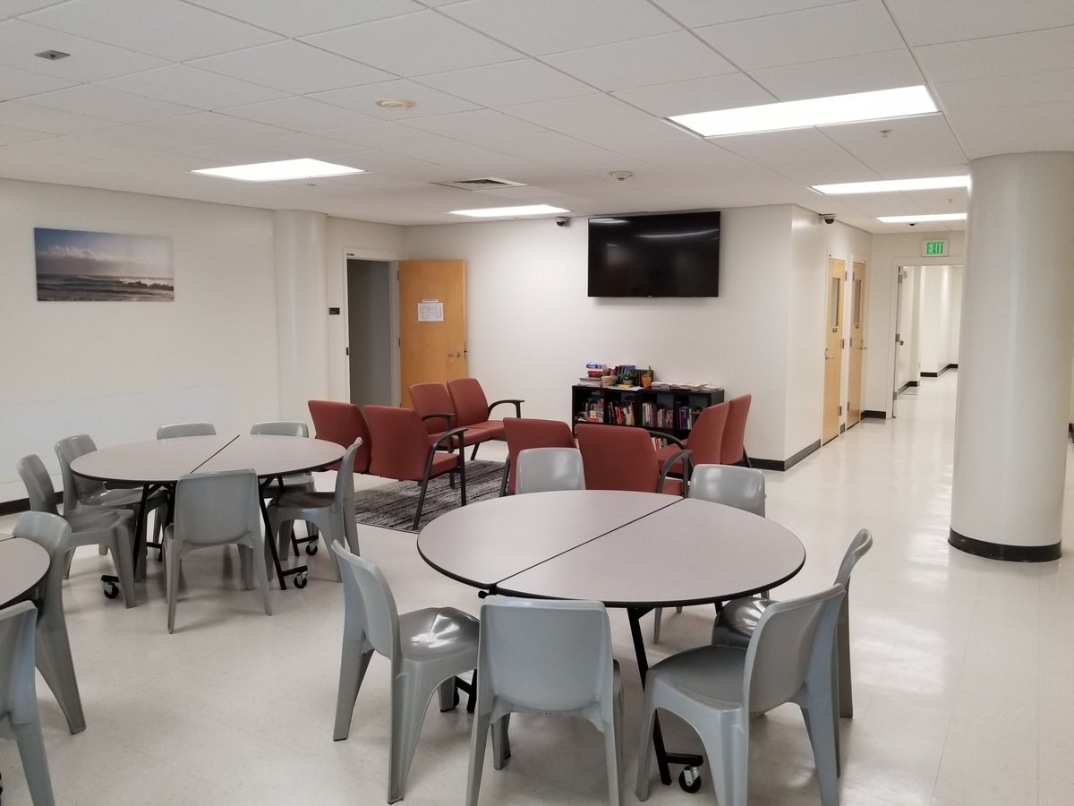 PioneerWA's tweet photo. We're so proud of our staff at the #SnohomishCounty #Diversion Center where 462 homeless individuals were diverted from #jail to the center & outcomes showed significant reductions in jail bookings, and increased engagement in #treatment & #HousingReferrals. #BuildingLives https://t.co/7ImTzYa3eV