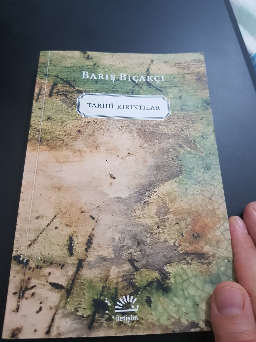 Okuduğum Kitap (@okudugum_kitap) on Twitter photo Bir Barış Bıçakçı kitabı daha bitti.❤
"Şimdiki zamanda hep bir şeyler eksik kalıyor.Yaşantılar,duygular eksiksiz olmuşsa geçmişte olmuştur ve gelecekte eksiksiz olsun diye hayal kurarız,ümit ederiz.Şimdiki zaman eksikliğin zamanıdır."(S.142)
#tarihikırıntılar
<a href="/iletisimyayin/">İletişim Yayınları</a> Bir Barış Bıçakçı kitabı daha bitti.❤
"Şimdiki zamanda hep bir şeyler eksik kalıyor.Yaşantılar,duygular eksiksiz olmuşsa geçmişte olmuştur ve gelecekte eksiksiz olsun diye hayal kurarız,ümit ederiz.Şimdiki zaman eksikliğin zamanıdır."(S.142)
#tarihikırıntılar
<a href="/iletisimyayin/">İletişim Yayınları</a>