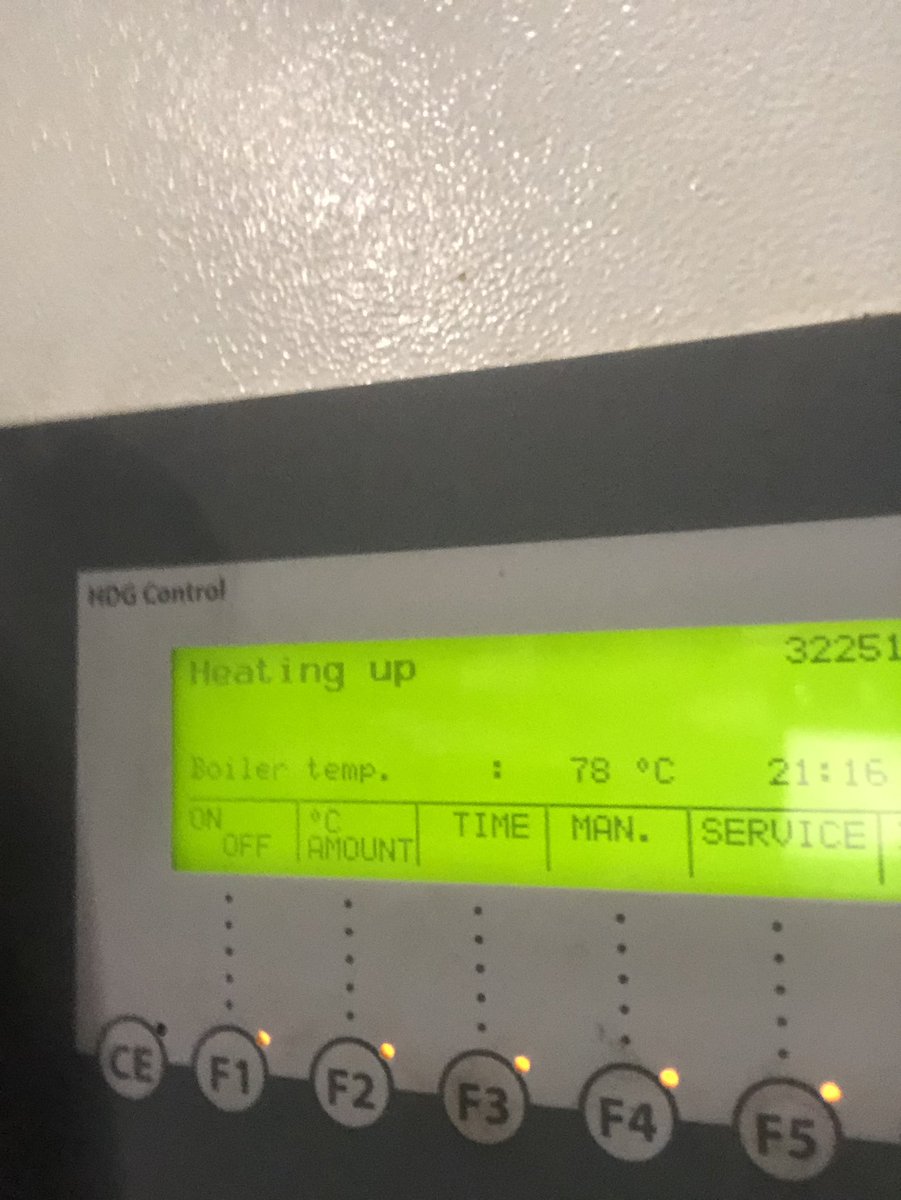HDG biomass call out tonight with a over Fuelling problem, boiler back up and running within the hour of the fault and no disruption to the large district network. #biomass #biomassboilers #biomassheating #heating
