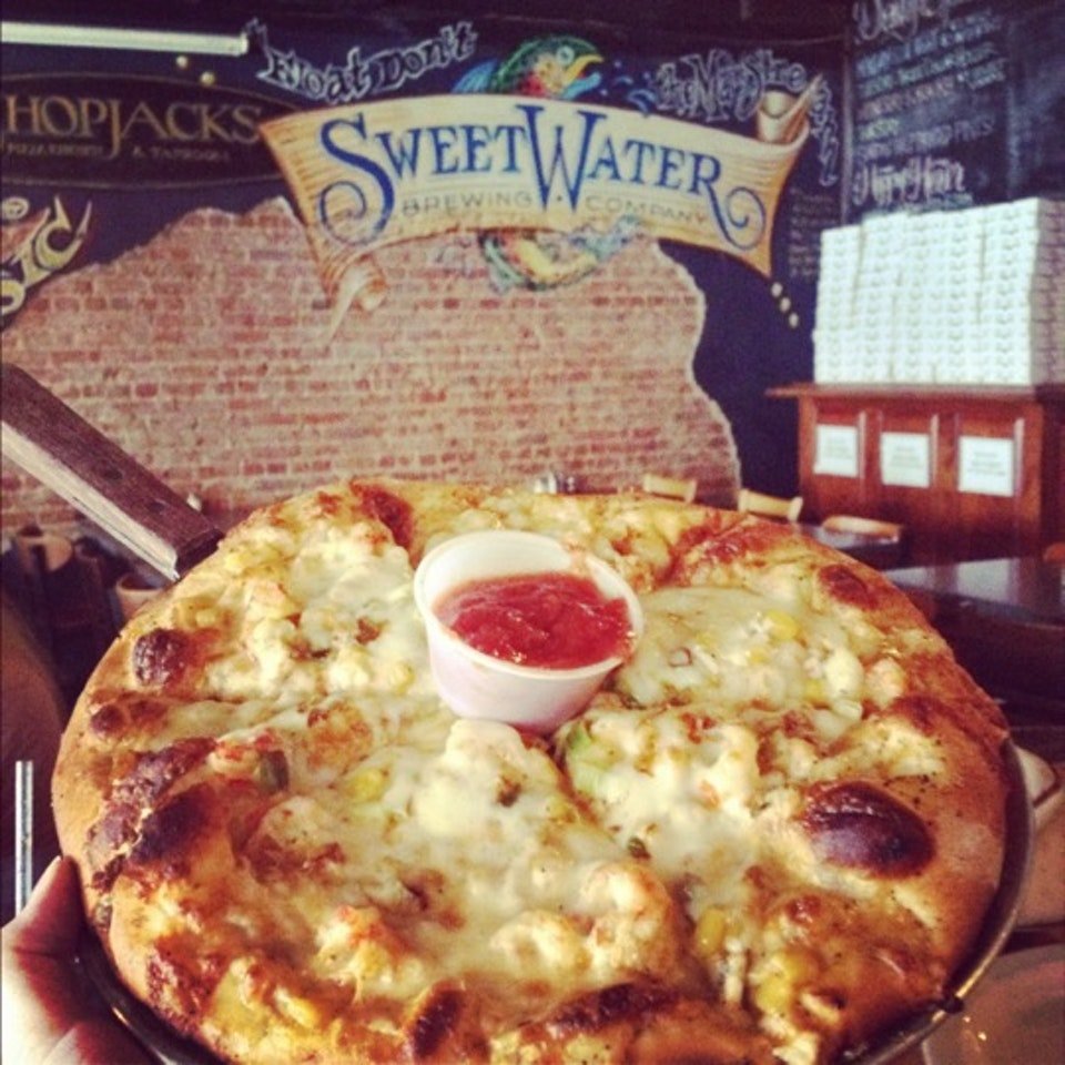 hopjacks's tweet photo. Cooking is hard. Come get a large pizza for half off when you dine in tonight! https://t.co/ouDgVNv2tz