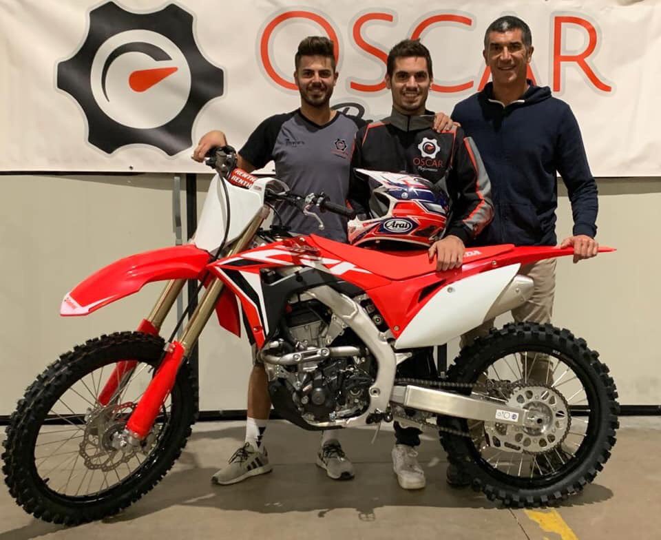 osrofficialteam's tweet photo. Terminata la stagione 2019, siamo già al lavoro per il 2020. Siamo felici di presentare la nostra nuova sfida. Micol Pacini attuale campione italiano categoria MX2 expert, disputerà il Campionato Italiano Motocross Prestige classe MX2 con i nostri colori. https://t.co/8dapwHgiGX