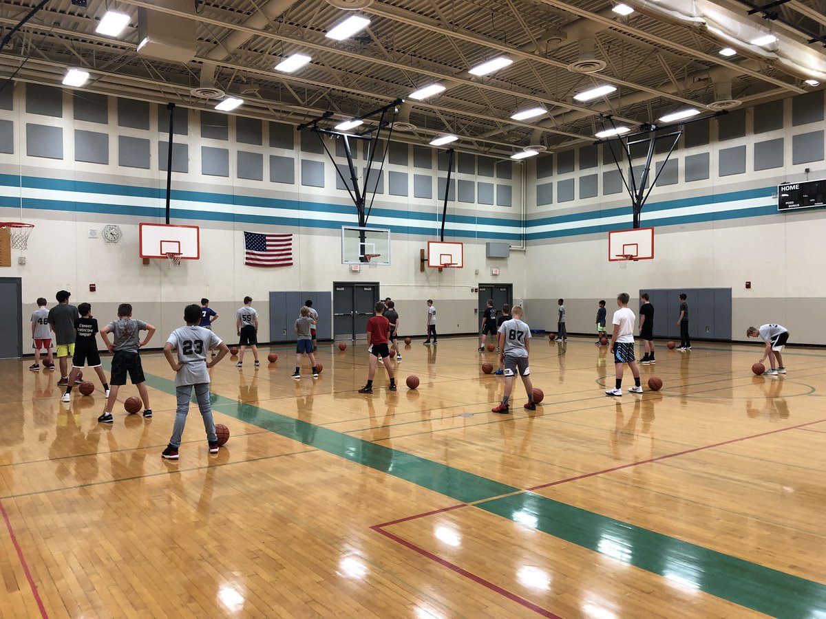 NStarPolarsAth's tweet photo. Coach Decker reminding the @Northstarmiddle 7th Grade Boys’ Basketball Players - DEFENSE is key, Drill 1 - Defensive Slides! #FUNdamentals #nmspolars https://t.co/1wymLq5eOU