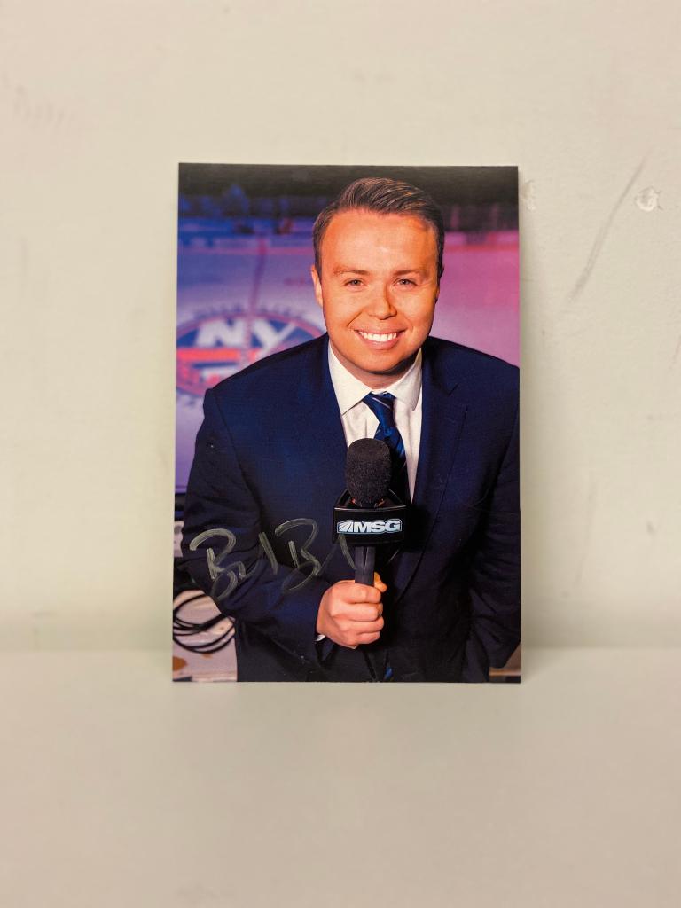 Isles on MSGSN (@islesmsgn) on Twitter photo 🗣️ This is our #MCM
Want this signed photo of <a href="/brendanmburke/">Brendan Burke</a>?
RT & Follow us for your chance to win ‼️
<a href="/NYIslanders/">New York Islanders</a> | #Isles 🗣️ This is our #MCM
Want this signed photo of <a href="/brendanmburke/">Brendan Burke</a>?
RT & Follow us for your chance to win ‼️
<a href="/NYIslanders/">New York Islanders</a> | #Isles