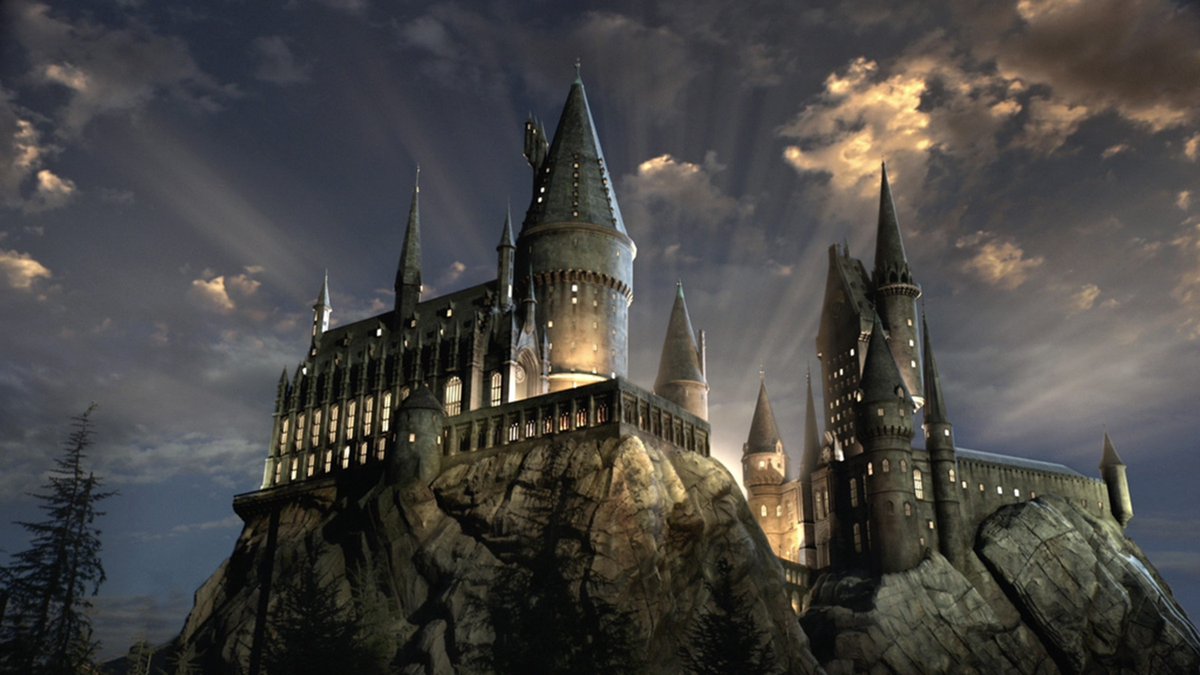 EiProfeta's tweet photo. Admítelo, tú también estarías dispuest@ a pasar otros 7 años estudiando si te llegase la carta de Hogwarts tengas la edad que tengas. https://t.co/pjMBn7Q022
