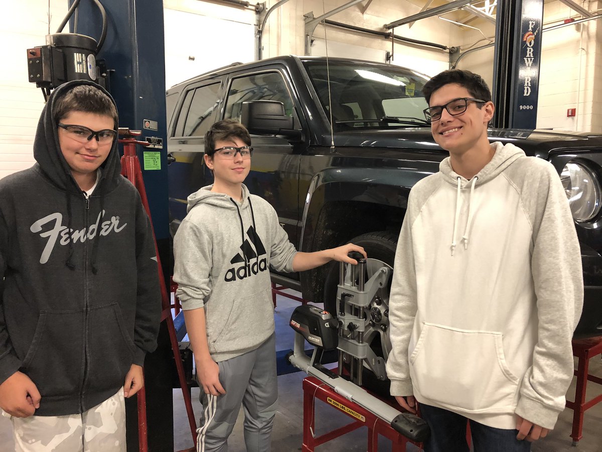 BATechPA's tweet photo. Students today worked on learning about caster,camber and toe measurements of vehicle alignment. https://t.co/o8Y53fusDt