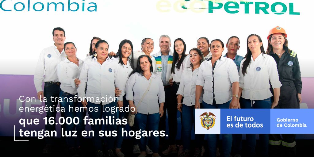 infopresidencia's tweet photo. La instalación de más de 54 mil paneles solares permitirá generar 21 megavatios de energía limpia, que corresponden al consumo promedio de 16 mil familias. #ParqueSolarCastilla https://t.co/iSPE8QZBa3