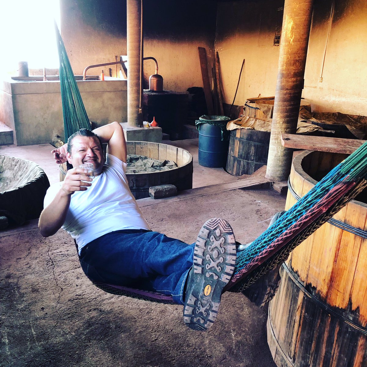 It’s Monday and we all know where your minds at. #happymonday #mezcal #lajicarita #its5oclocksomewhere