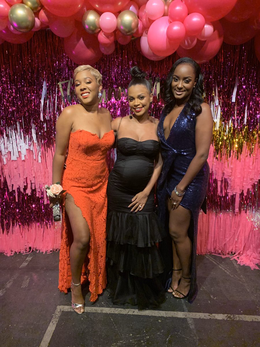 NeceActually's tweet image. A prom? For moms? Say no more. #FetePosh