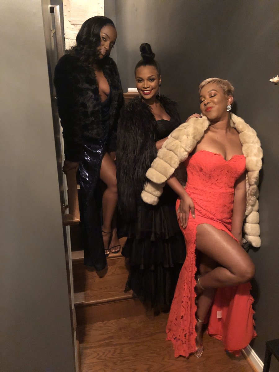 NeceActually's tweet image. A prom? For moms? Say no more. #FetePosh