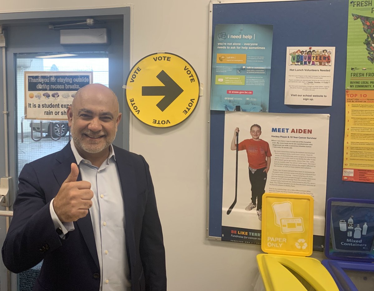 Azmairnin2019's tweet photo. Once a privilege of the propertied class, the vote has become a universal right of #Canadians. A secret ballot enables every voter to vote confidently without any fear, intimidation or interference

In keeping w/ the spirit, who I voted for, is secret :)
Oct 21st #elxn43 #cdnpoli https://t.co/HaZdROuMoT