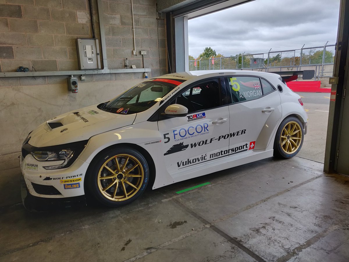 Phil_Kinch's tweet photo. Still buzzing from my trip to @DoningtonParkUK yesterday to watch the @TCRUK_series &amp; @TouringCarTroph finale!

Fantastic racing &amp; loved seeing the @TCR_Series cars in action again.

Looking forward to seeing them in 2020!!

#TCRUK #TCT #TCRSeries #NGTC #TouringCars https://t.co/otCFqFkRFX