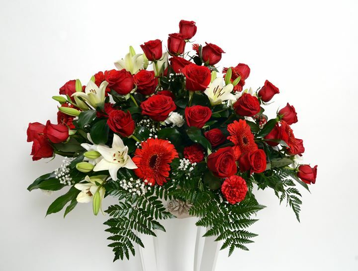 BelladonaDF's tweet photo. Comenzamos a preparar nuestra tiendita para la festividad de "Todos los Santos".
Realiza tus encargos antes del día 27 para poder personalizarlo y elegir tus flores  ;) 

#belladonadf #floristerialeon #floristeriaenleon #somosfloristas #leonesp #igersleonesp https://t.co/vxpuOLe8wZ
