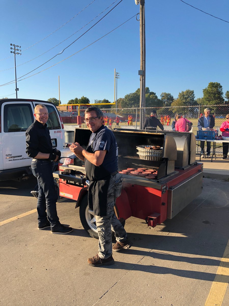 Crossland_Inc's tweet photo. Thank you #JayHatfieldChevrolet & #TeamThreads for sponsoring this Breast Cancer Awareness & Fund-Raising Event w/us! We had a great time sponsoring the tailgate before the Columbus HS🏈game. The Titan Booster & #MercyColumbus Mammography Unit each received $1300! #CrosslandCares https://t.co/mSxEo4S5zr