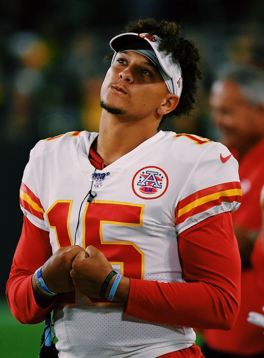 BleacherReport's tweet photo. Over the summer, Patrick Mahomes visited with a young fan named Whitney Wells, who has a rare brain tumor.

He was given a wristband with her name on it that says “You got this.”

The reigning MVP has been wearing it all year 🙏 

(via @ChiefsLotJ | @nfldraftscout | @brgridiron) https://t.co/TWnKNyVmw7