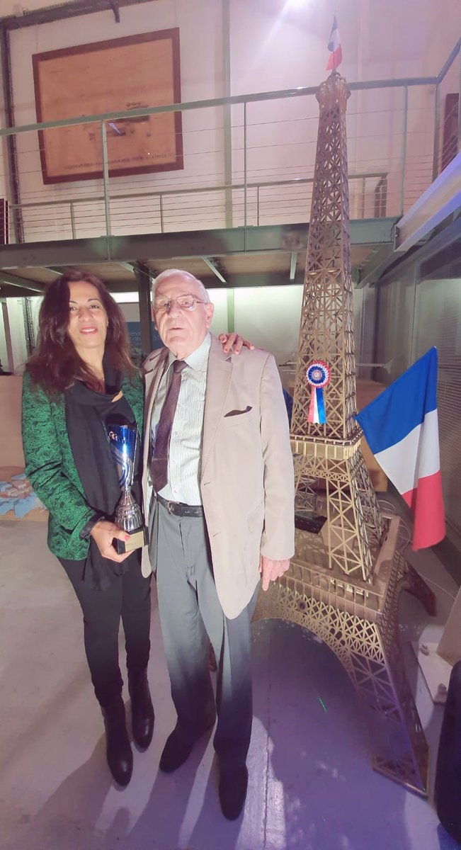 MeriemBelazouz's tweet photo. 🤗Happy d'avoir reçu avec mon associé #Remi le prix 🏆#trophée de #EuropeFranceInventeurs  remis au #laboratoireeiffel🗼 la chaîne #CoworkingChannel 🎥 @CoworkChannel #collaborativechannel  #sharingeconomy #innovation #startup  #mediatech #invention #madeinfrance  #womenintech 👍 https://t.co/L8WVTLFG9c