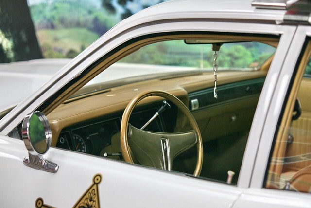 spund123's tweet photo. In connection to the Golden Age, The Dukes of Hazzard’s sheriff car is the stereotypical police car that comes to mind. This car is a replica of the cars depicted during this era, with the only technology being the radio inside. #cingtg https://t.co/x6xmMjdPtZ