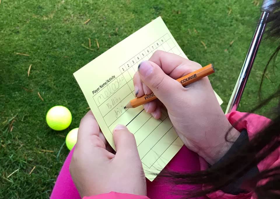 firstteeseattle's tweet photo. When you’re trying to focus on golf, but your sweet tooth keeps getting in the way 😁
#putting #pudding #youthdevelopmemt https://t.co/dsRsShgwZt