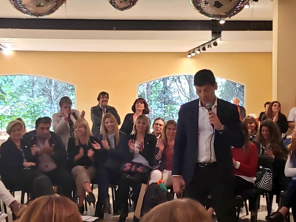 Domingorena's tweet photo. Estuvieron presentes @KarinaNazabal @Valentina @vtolosapaz
El cierre estuvo a cargo del compañero @ArnaldoDMedina #EsConTodos #EsConTodas #AndresWatson2019 #AlbertoPresidente
@Andreswatsonok @alferdez @Kicillofok https://t.co/4vbu26S5I2