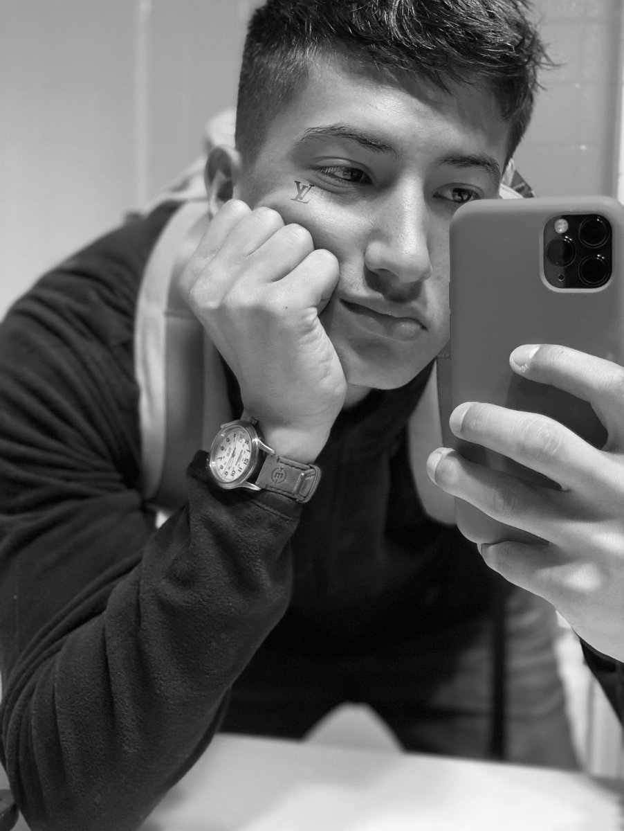 derickeros's tweet image. throw away pic for twit