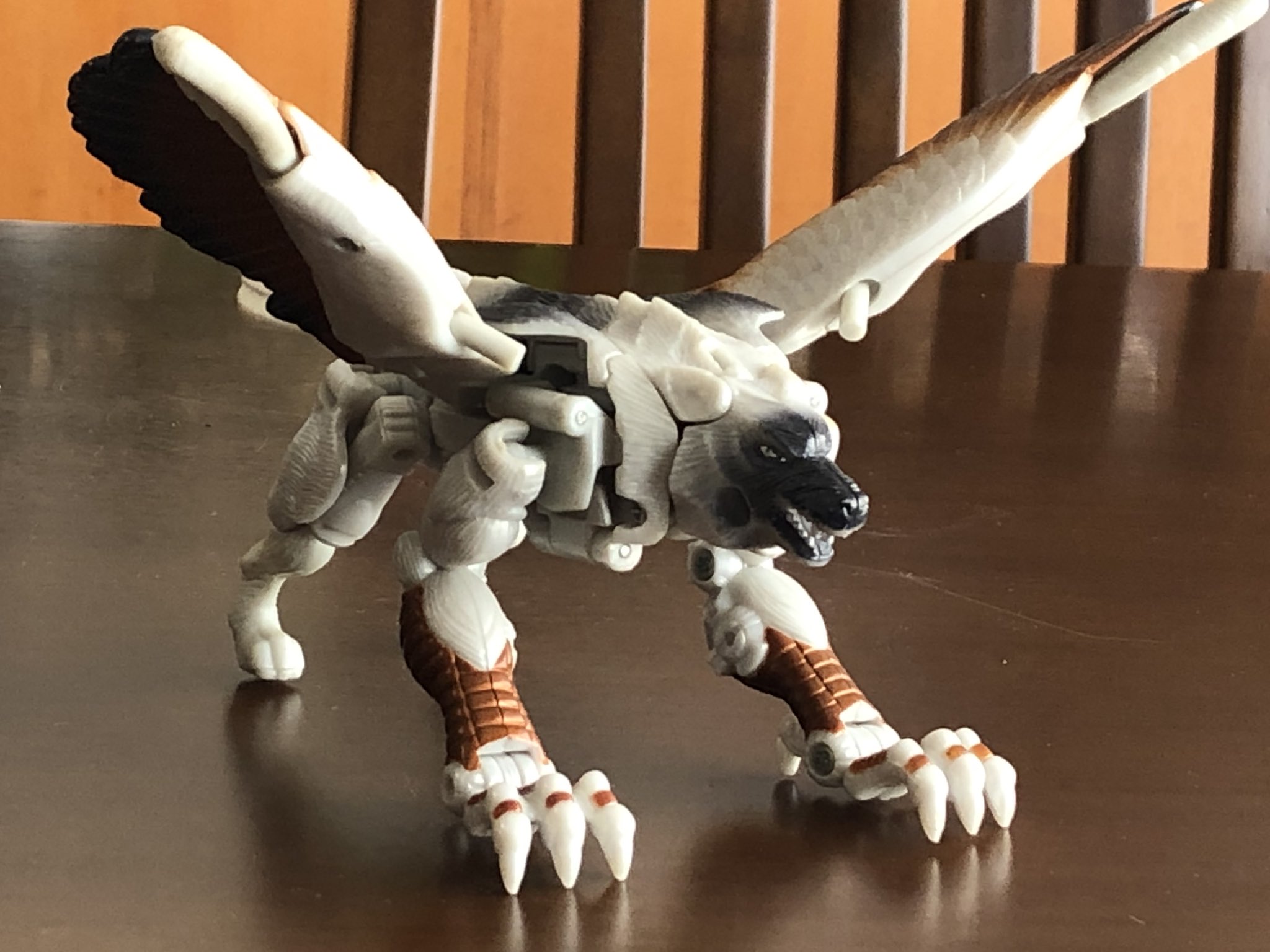 Yoおじ 実家から発掘 ビーストウォーズメタルスのシルバーボルト 狼とワシの融合戦士 今度マスターピースのブラックウィドーと並べるために 連れて行きます