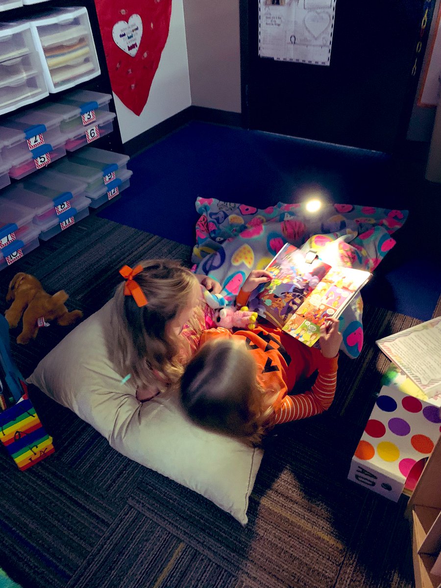 msbutterfield18's tweet photo. Everything is better with a book and a buddy.#campfirereading @Boyer_Elem_PISD https://t.co/04t7DZbaL3