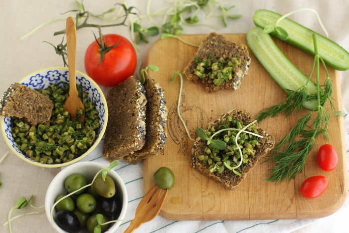 DiningCooking's tweet photo. Raw Caramelized Onion Bread with a Green Olive Tapenade
#CaramelizedOnions #GreenOlive #GreenOliveTapenade #OnionBread #RawFood #Recipe #Savoury #Snack
https://t.co/1kdOZoip6Q
. https://t.co/FjRSQuKMUo