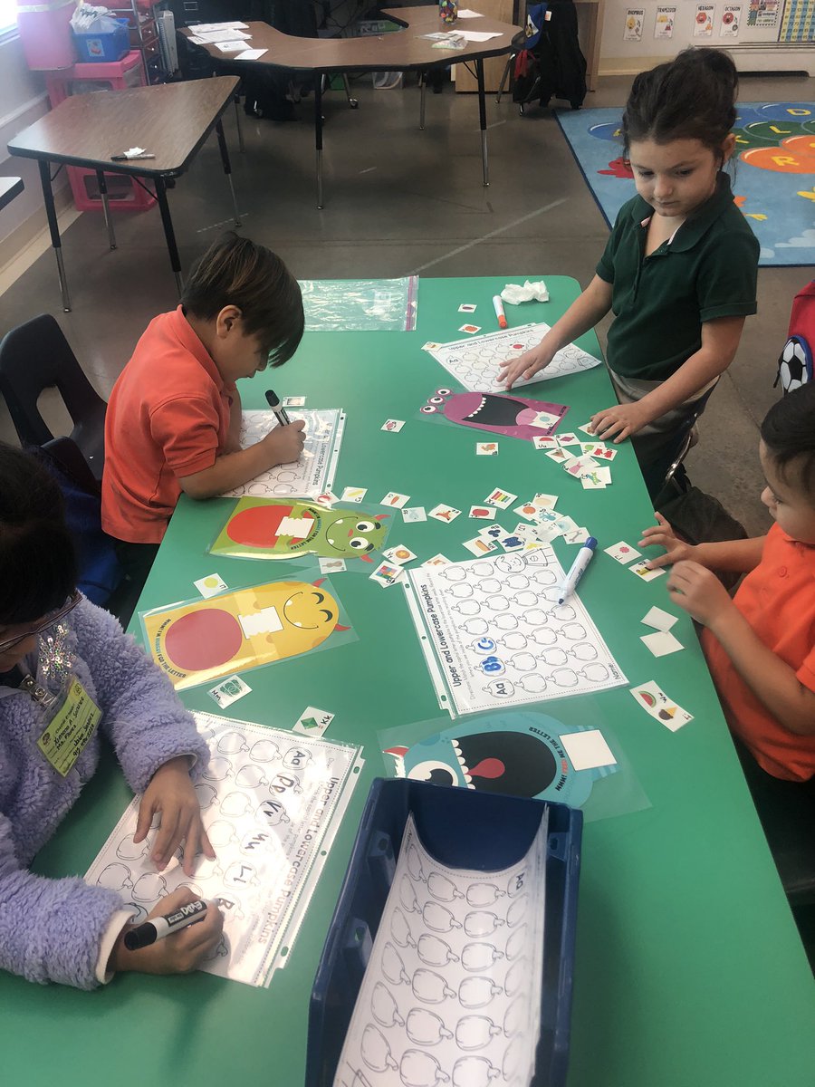 MFlores_CJES's tweet photo. Lion π¦ leaders enjoying their new fall centers. ππ§‘πππ¦#TeamSISD #CEJ #WildCard #fallcenters #Kindergarten https://t.co/OZXt1WWise