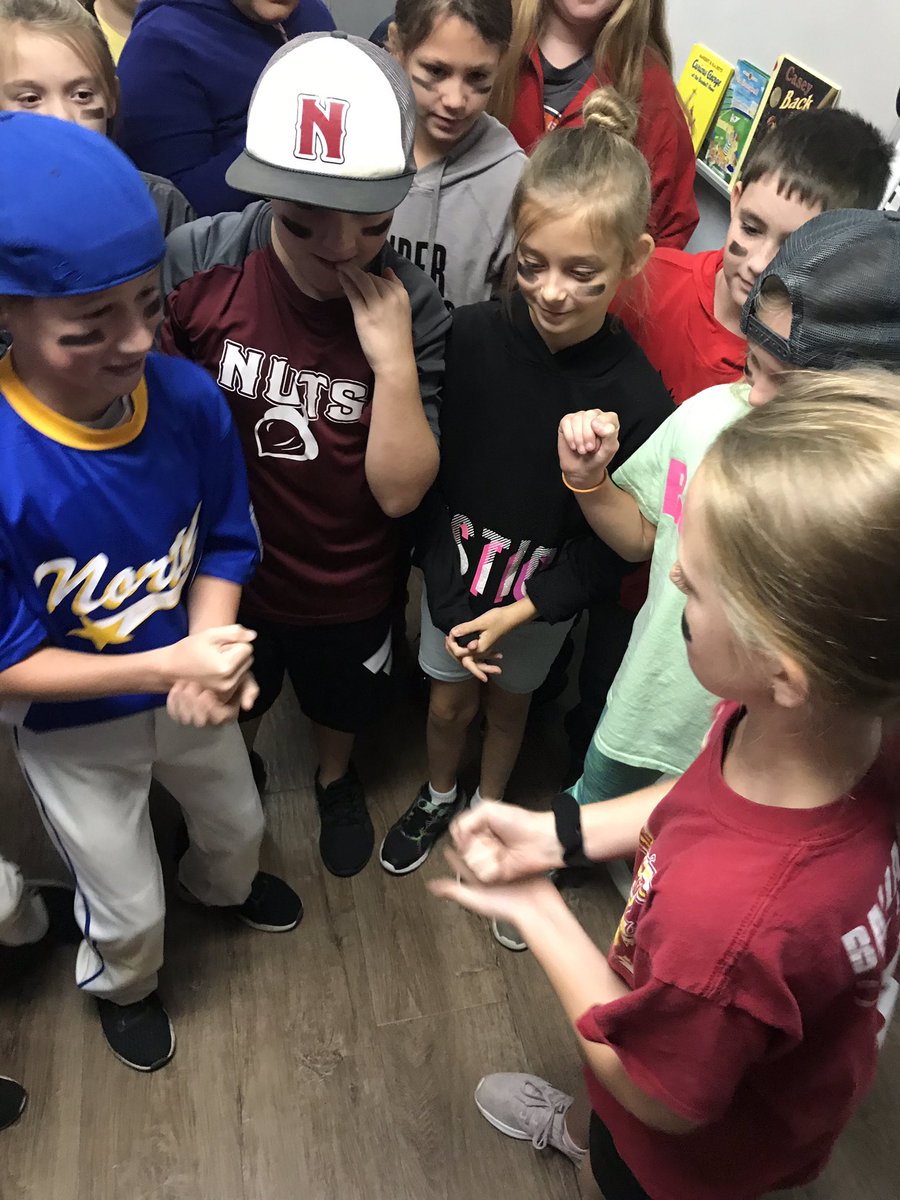 MsCookeNW's tweet photo. Everyone loved baseball/softball day! https://t.co/VFibIHPKPz
