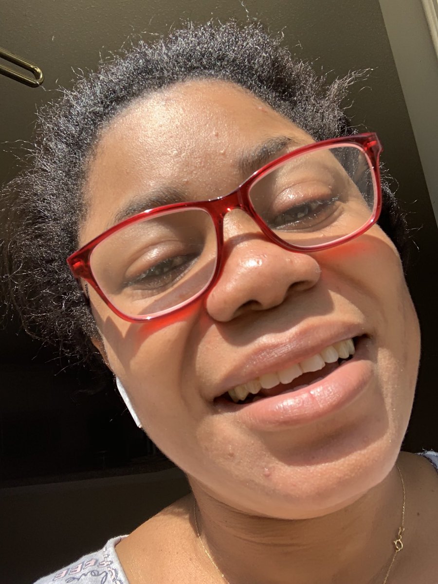 Officialraqell's tweet photo. Celebrate your complexion, your gray hair, your wide smile, your hair line ..Biko celebrate your self..NO MAKE UP CHALLENGE https://t.co/SuA4QoDhtA