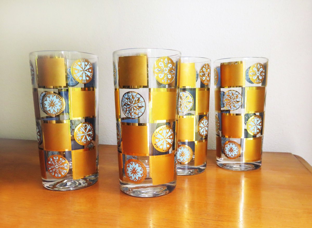 Beautiful Culver mid century glasses in my #etsy shop! etsy.me/32CK9wC #housewares #gold #blue #glass #midcenturyglasses #madmen #themarvelousmrsmaisel #atomic #mcm #midcentury #midcenturymodern #glasses #cocktails #party #golden