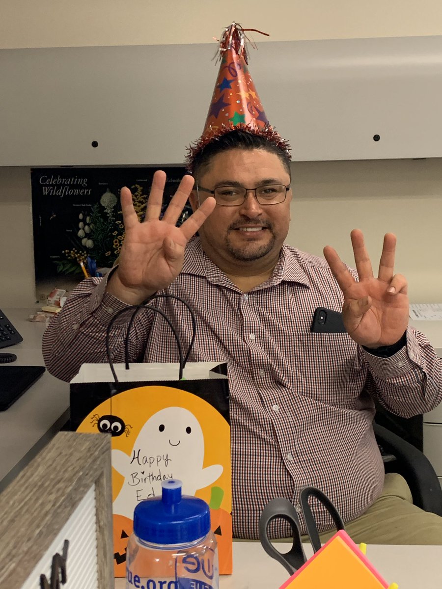 KCOEMorganD's tweet photo. When your favorite cubicle mate is actually in the office... and not delivering mind-blowing keynotes...you celebrate his birthday a day early! #KCOE https://t.co/L9uPo3CPTn