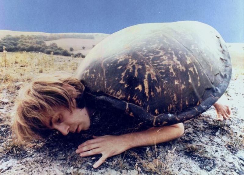 He wasnt even a scouser but he wore a shell suit back in 1984 ,,,happy birthday Julian Cope hes 62 today 