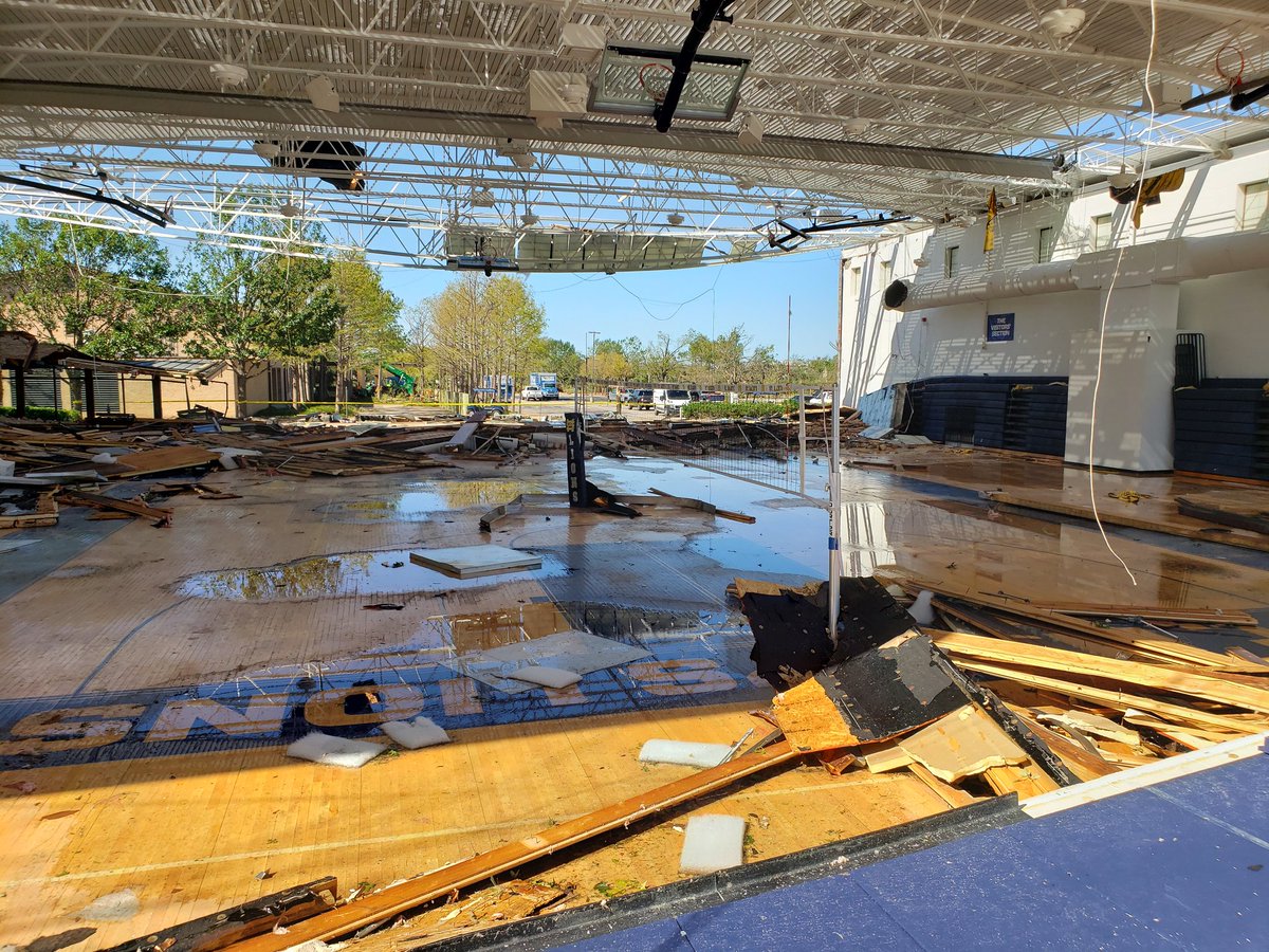 SMTXathletics's tweet photo. In the aftermath of the Dallas tornado, our community will come together in response. Much rebuilding to be done. Hicks Gym, Hill Tennis Center &amp; bus/SUV fleet all severely damaged. Many other areas with significant damage. Stay tuned for rescheduled football &amp; volleyball games. https://t.co/aNqJfDxk2f